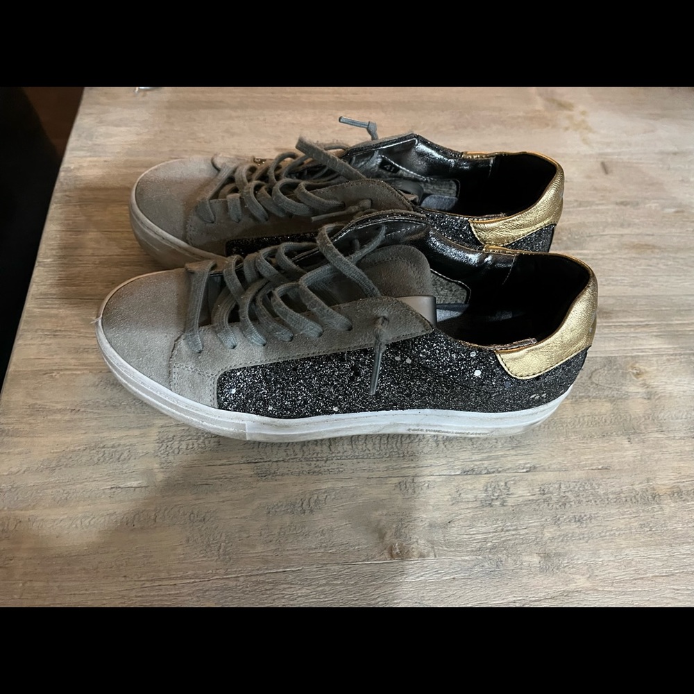 P448 Sneakers